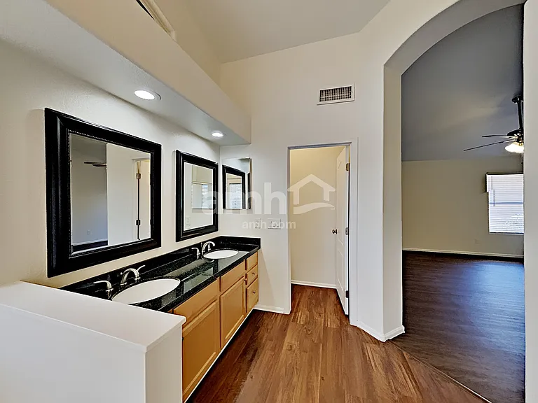 10262 W Patrick Ln — Photo 20
