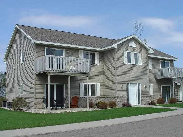 Exterior / Garage