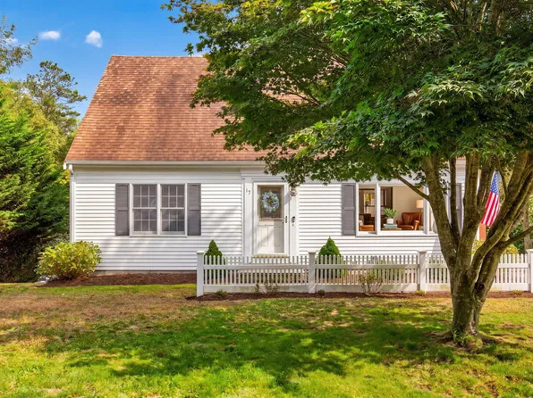 17 Locust Grove Road, Harwich, MA 02645