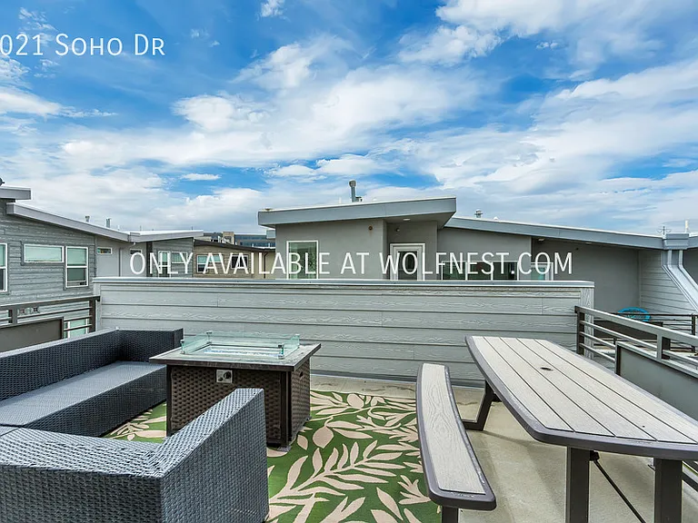 1021 Soho Dr — Photo 31
