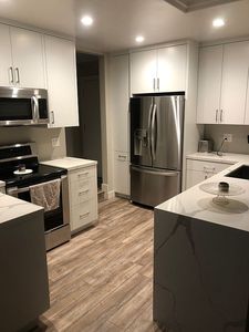 11820 Mayfield Ave APT 209, Los Angeles, CA, 90049