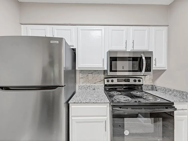 The Landing on Emerald Pointe — Photo 22