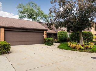 30 Boardwalk Pl, Park Ridge, IL 60068