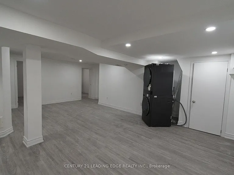 45 Lofthouse Dr — Photo 13