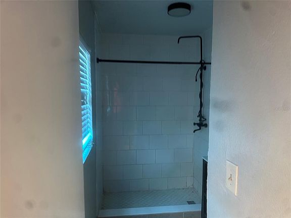 3rd image of 330 20th Ave S