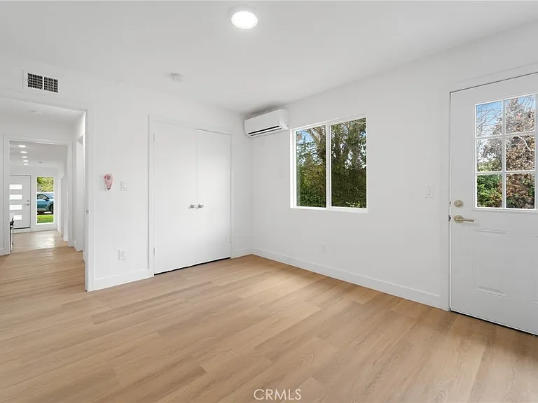 7944 Moorcroft Ave — Photo 13