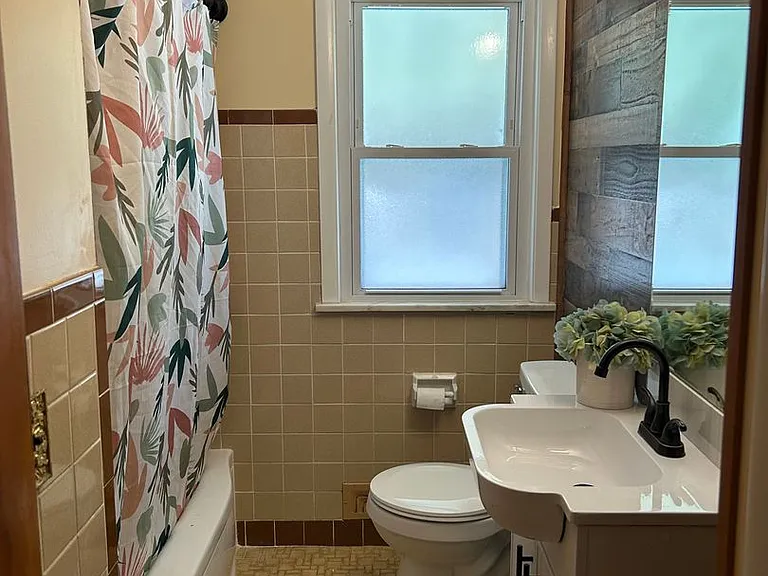4409 Adrian Rd — Photo 20