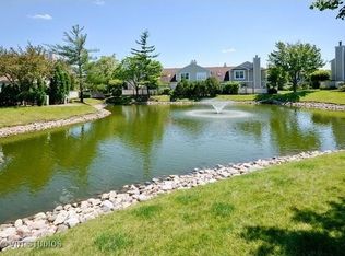 495 Le Parc Cir, Buffalo Grove, IL
