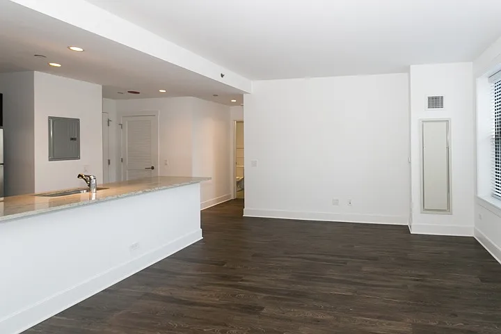 Shoreland — Photo 125