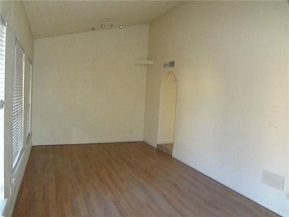 4th image of 6204 Bluff Trail Ln