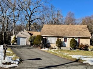 83 Old Farm Rd, Chicopee, MA 01020