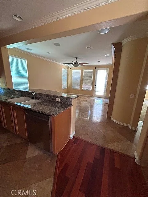 4 bed, 3.5 bath, 2938 sqft, $6,000 — Photo 2