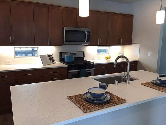 Kitchen w/ Quartz Counters