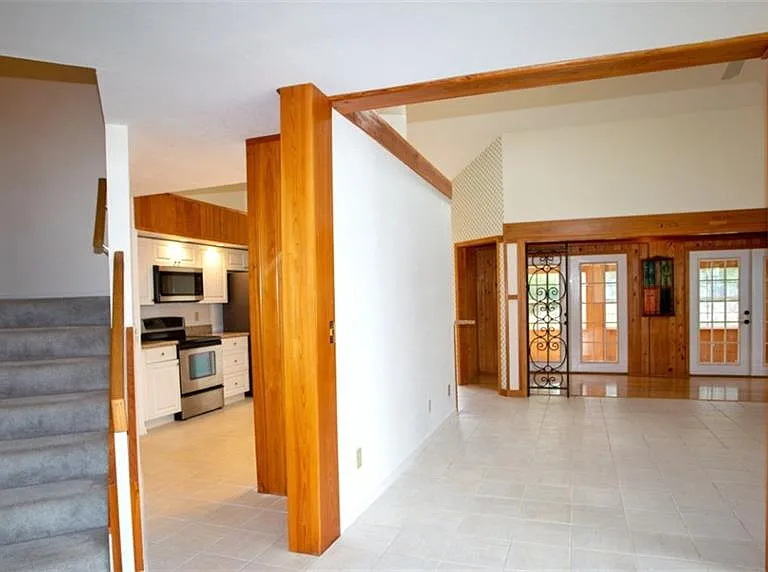 Monarch Cir — Photo 11