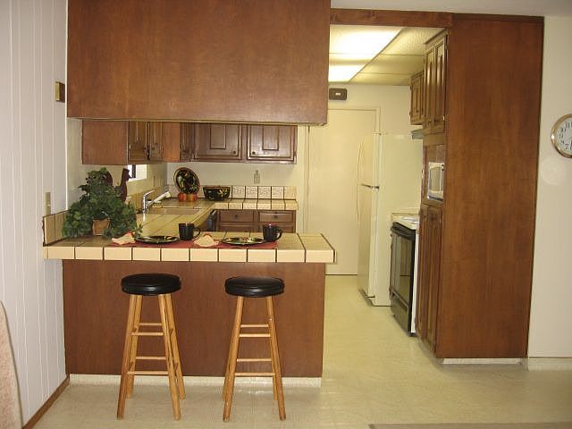 Breakfast Bar in Kitchen