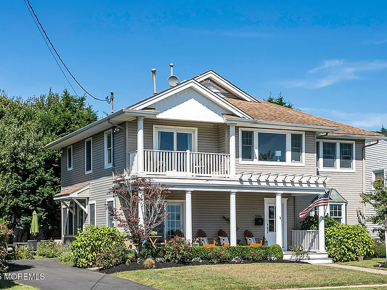 306 Ocean Rd — Photo 2