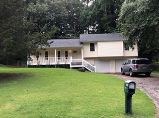 329 Creekbend Dr, Woodstock, GA 30188