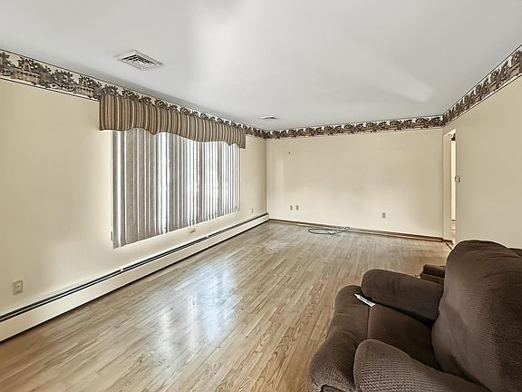 5th image of 503 South St