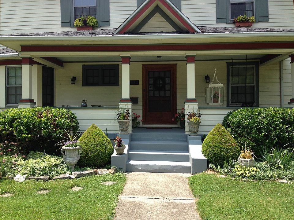1st image of 1575 N Euclid Ave