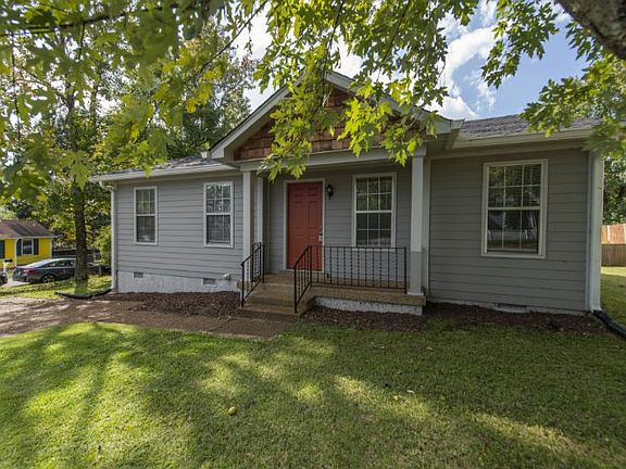 2nd image of 881 Heritage Cir