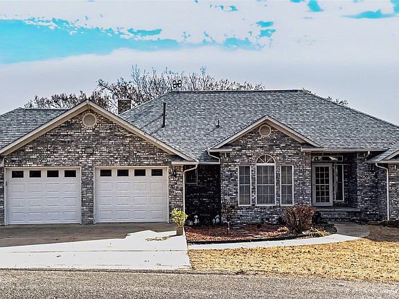 3rd image of 5273 Jeanette Ln