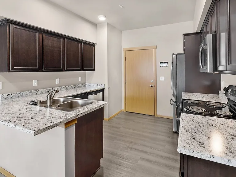 Tremezzo Apartments — Photo 7