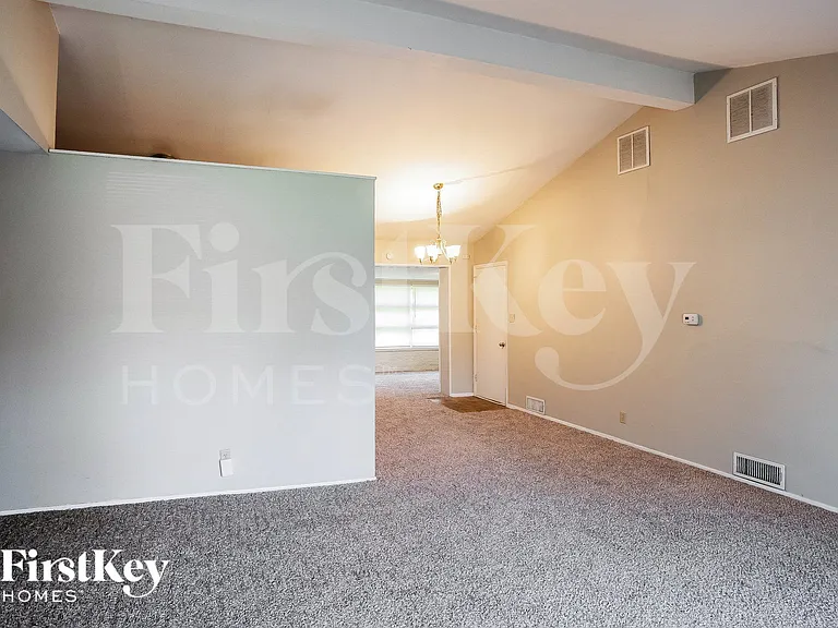 6620 W 16th St — Photo 4