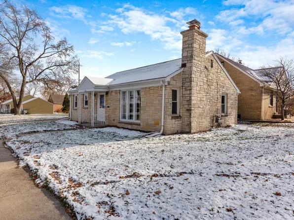 3735 West Lakefield DRIVE, Milwaukee, WI 53215