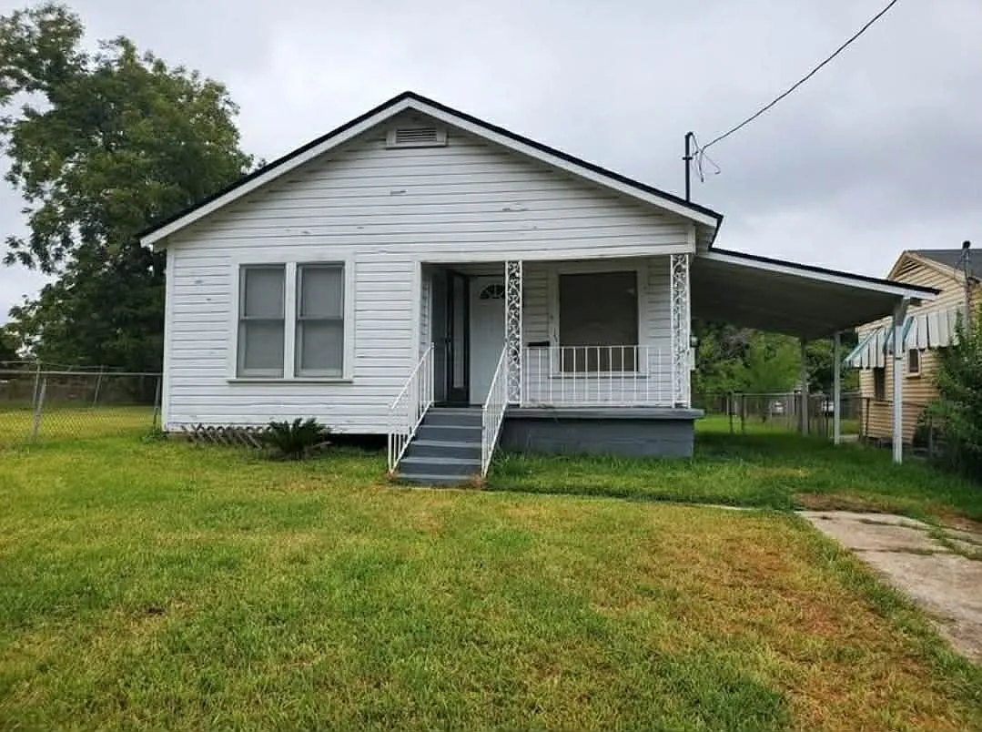 2 bed, 844 sqft, $650 — Photo 1