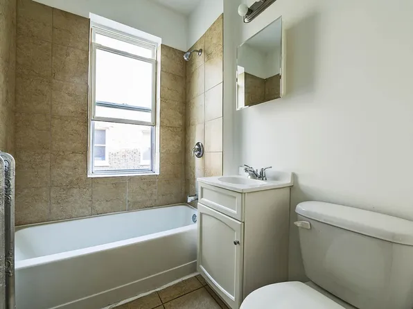 8251 S Ellis Ave Chicago, IL 60619