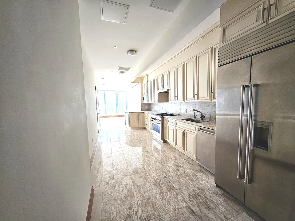 304 5th Ave #12