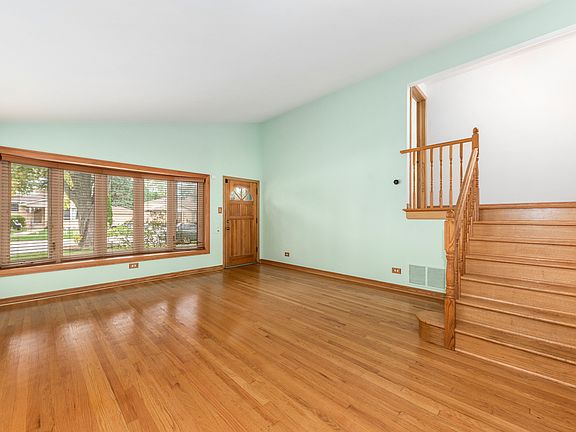 4th image of 10131 Minnick Ave