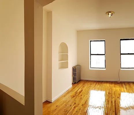 Rented by Signature Property Realty | media 28