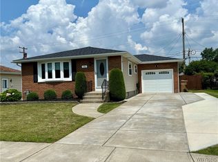 190 Temple Dr, Cheektowaga, NY 14225