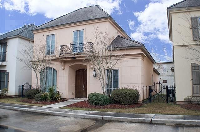 1st image of 104 Oak Aly #15