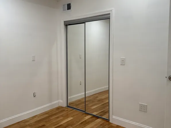 11 Elm St, Jersey City, NJ 07306
