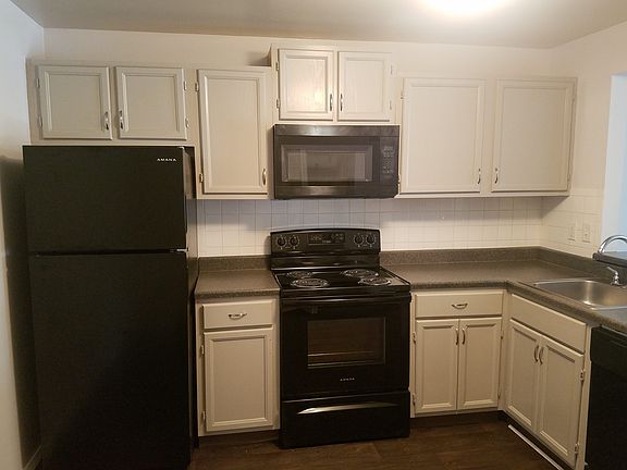 2nd image of 12381 Maverick Dr APT E