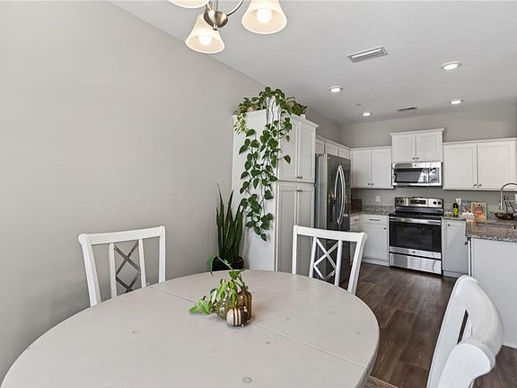 5th image of 701 Kathy Ann Way N