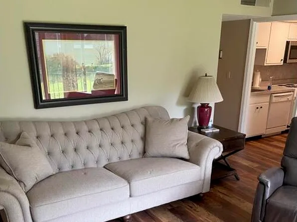 521 Zorn Ave APT C6, Louisville, KY 40206
