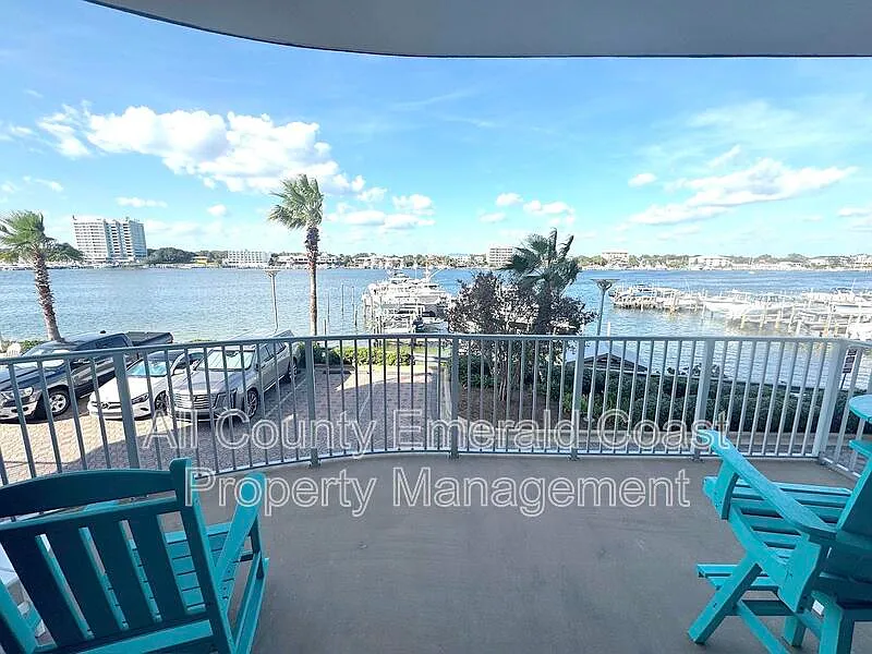 2 bed, 2.0 bath, 1390 sqft, $4,500 — Photo 1