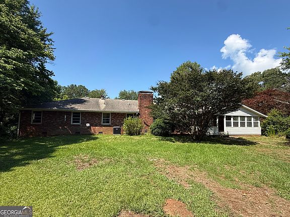 2nd image of 4157 E Chapel Hill Rd