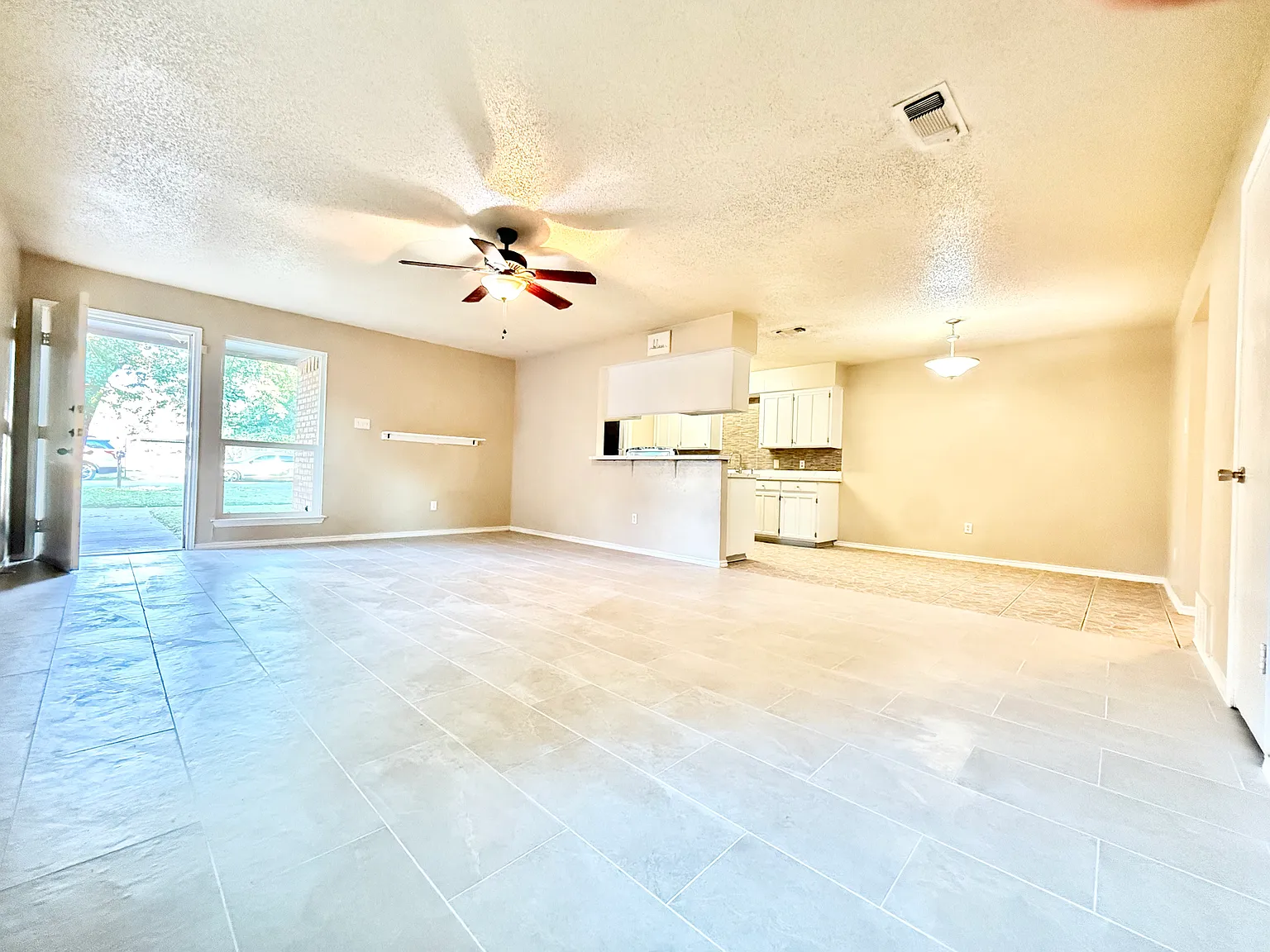 2 bed, 1218 sqft, $1,450 — Photo 3