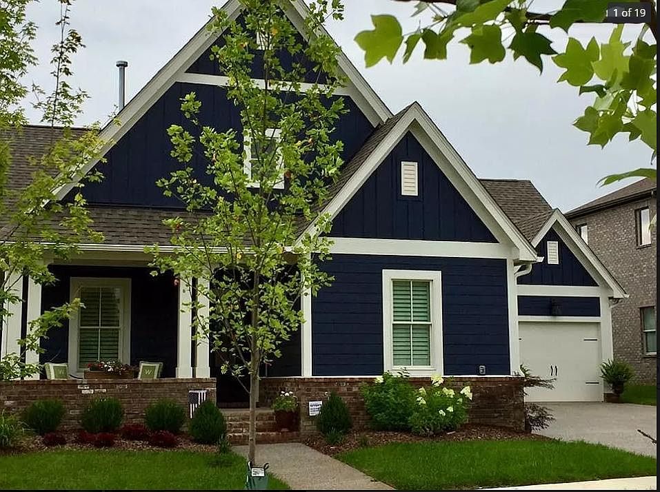 1st image of 819 Fontwell Ln
