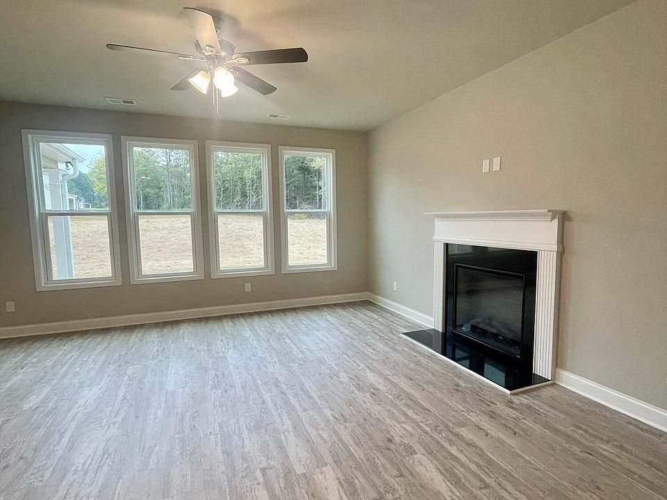 2nd image of 592 Sutton Rd
