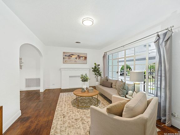 5th image of 2238 W MAGNOLIA AVE