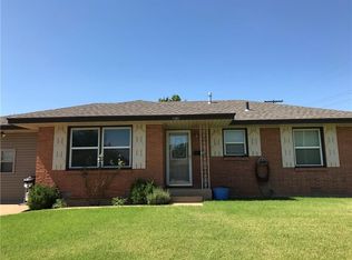 1101 Barker Rd, Clinton, OK 73601