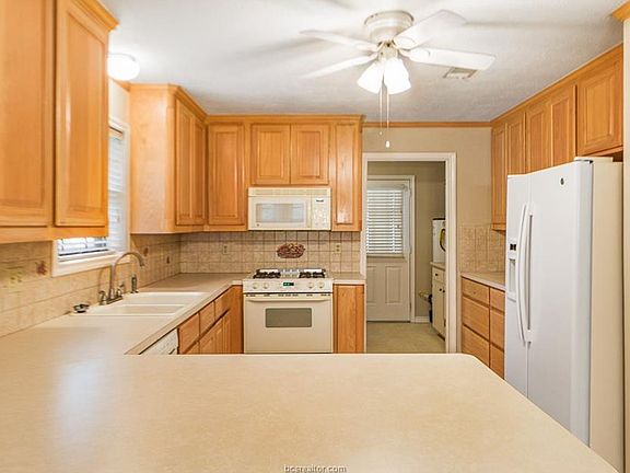 5th image of 5525 Somerford Ln
