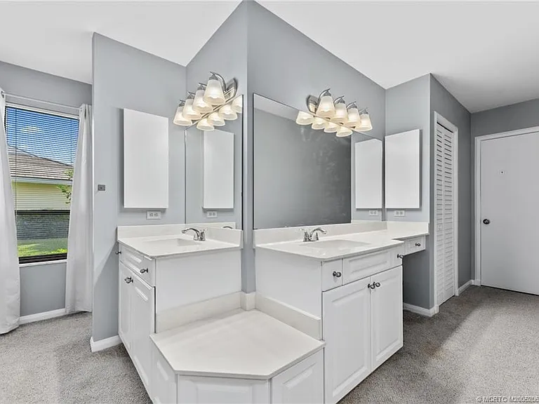 2108 NW Greenbriar Ln — Photo 18