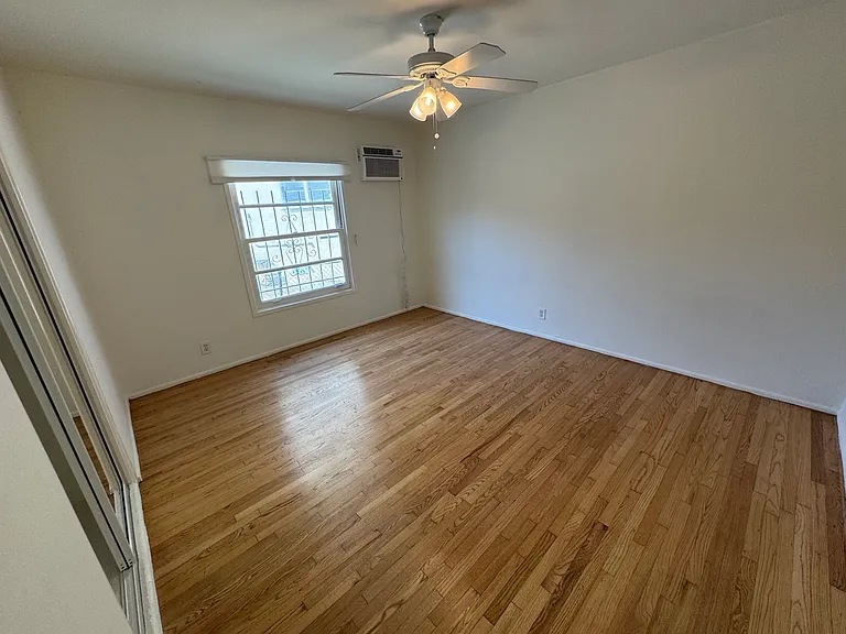 902 Alandele Ave #902 — Photo 42