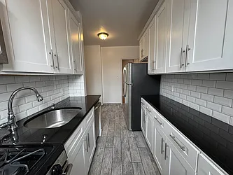 Rented by Hillel Realty Group